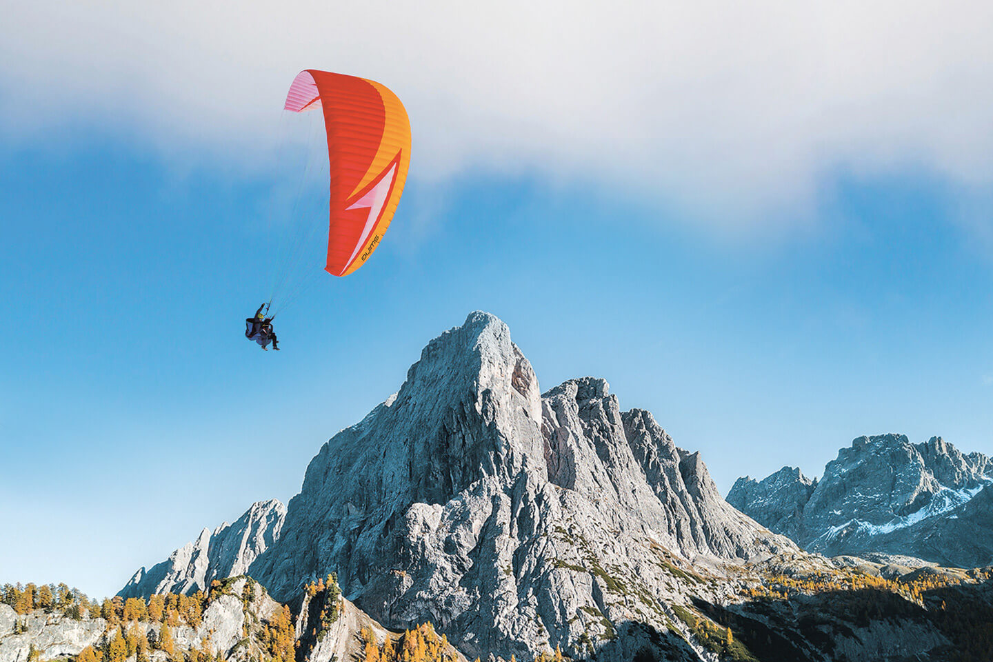 Unsere Gleitschirm-Tandemflüge in Lienz bieten ein unvergessliches Erlebnis. Fliegen Sie mit einem staatlich geprüften Tandempiloten im wunderschönen Airpark Lienzer Dolomiten in Osttirol.